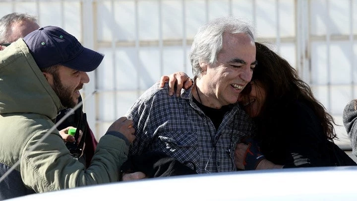 ΕΚΤΑΚΤΟ – Υποχώρησε ο ΣΥΡΙΖΑ – Εγκρίθηκε η τρίτη 48ωρη άδεια στον Δημήτρη Κουφοντίνα